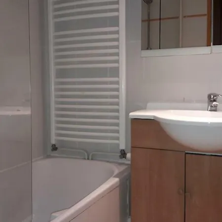 130m2 ,5 Chambres, Tres Bien Situe *